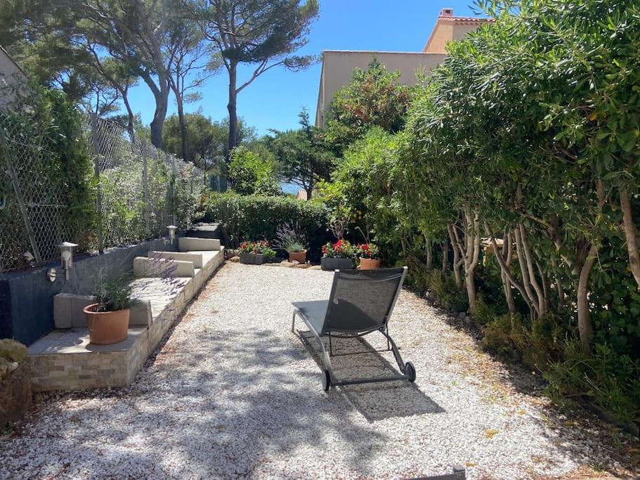 Logement Entier T2 Climatise, Parking Gratuit, Jardin, Plage A 2Min A Pied Sanary-sur-Mer Kültér fotó